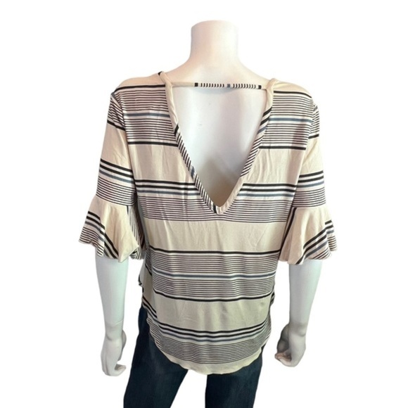 Chaser New Cream Blue Striped Ruffle Sleeve Top Size M - Picture 4 of 5